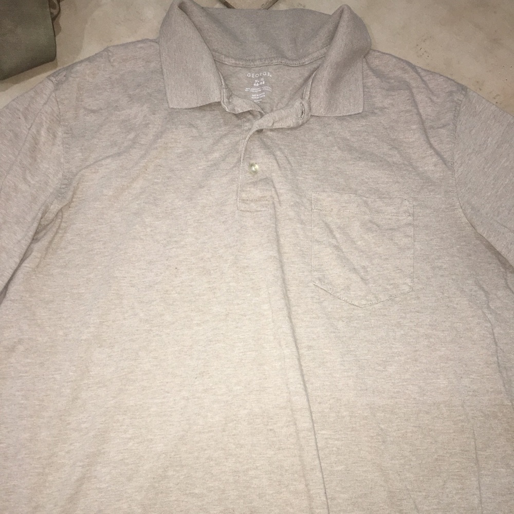 A Short Collard Sleeve Shirt